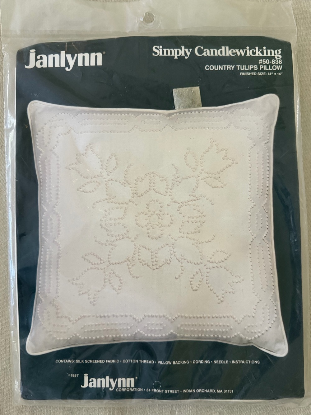 Janlynn Simply Candlewicking Pillow Kit | Country Tulips Pillow NIP